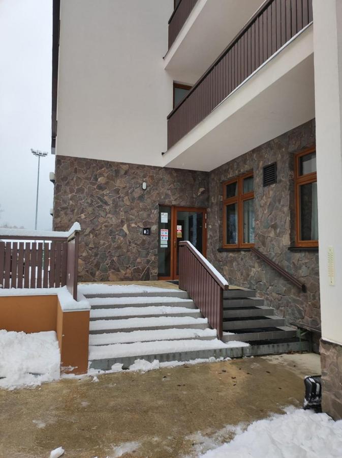 Ski Apartman Sajmon So Saunou Makov Exteriör bild